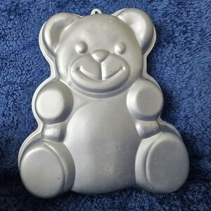 Vintage '82 Teddy Bear Cake Pan
